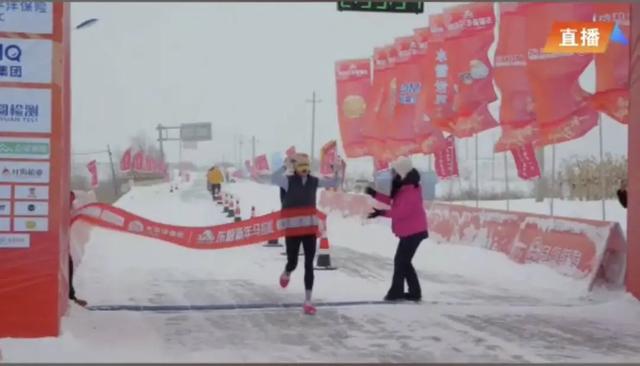 日本媒体公开锐评最快女护士离职风波，言辞犀利，句句直戳她心窝