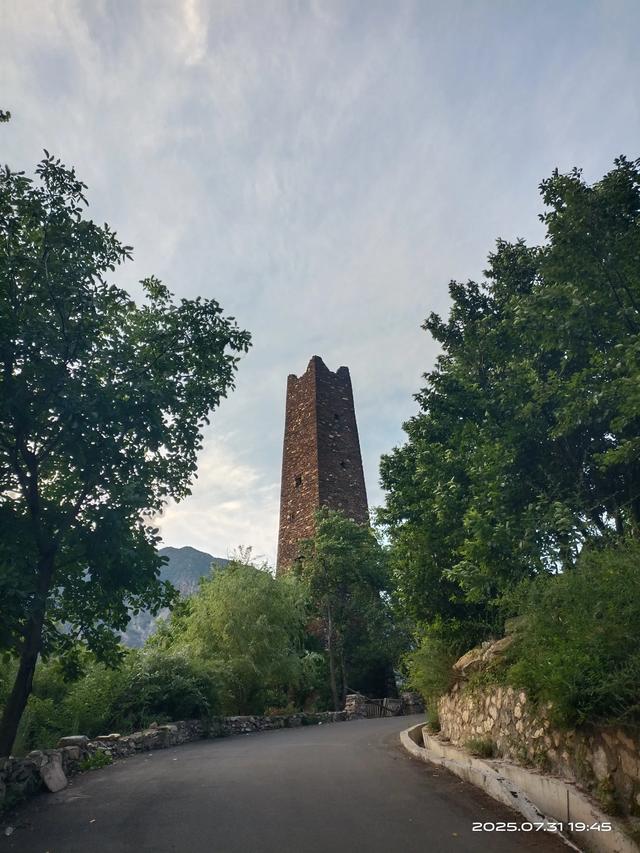 游四姑娘山，再到中路藏族