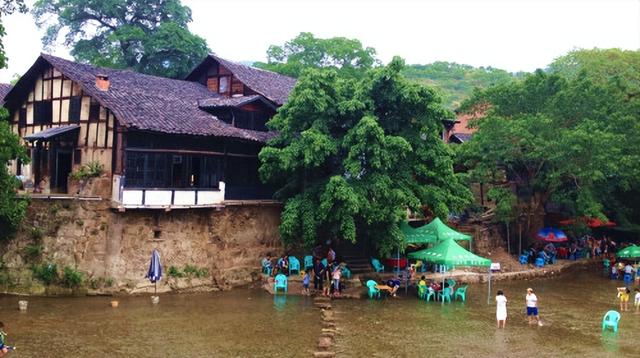 外地人看不懂，重庆人戒不掉：北碚偏岩古镇的河流长出了麻将桌