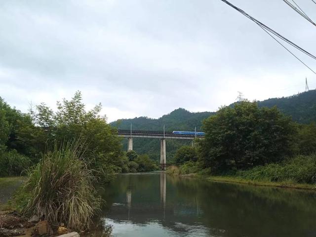 端阳喜伴小溪河，独有诗心迷远足——徒步小溪河散记（一）