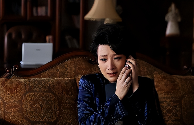 权色交易、陪睡上位，她压根不沾边，简直是娱圈的一股“清流”