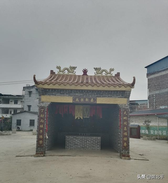 广西南宁市上林县撤销的万嘉乡，城建比镇还大为何并入巷贤了呢？