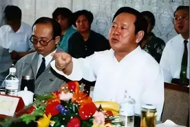 山西原书记胡富国火车站深情告别，上下5000年，有几个官享此殊荣图片