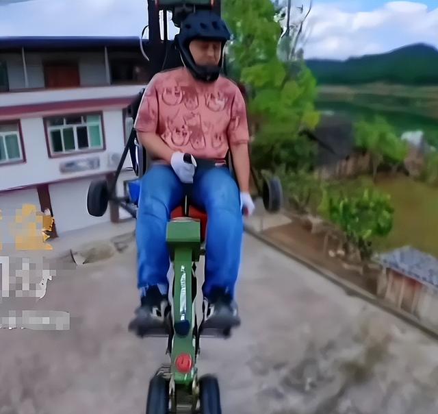 网红开飞机坠机身亡，自学飞行，此前曾多次坠机