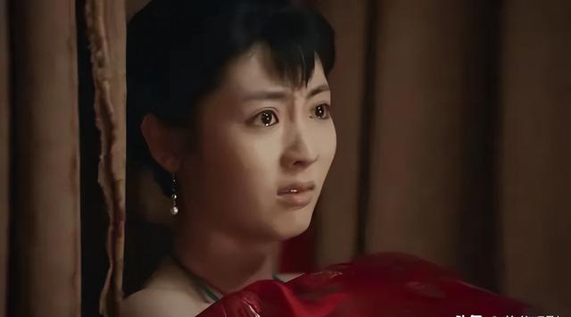 《生万物》：父子共染一女，撕开体面后，才懂银子不过是泄欲工具