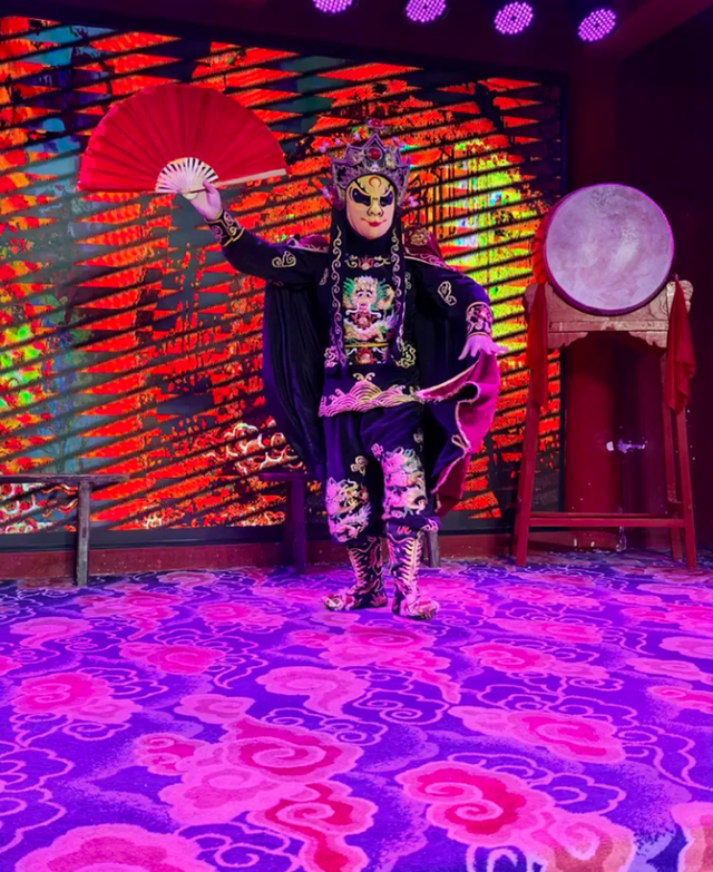 宽窄巷子里，藏着蜀地的自信与闲适