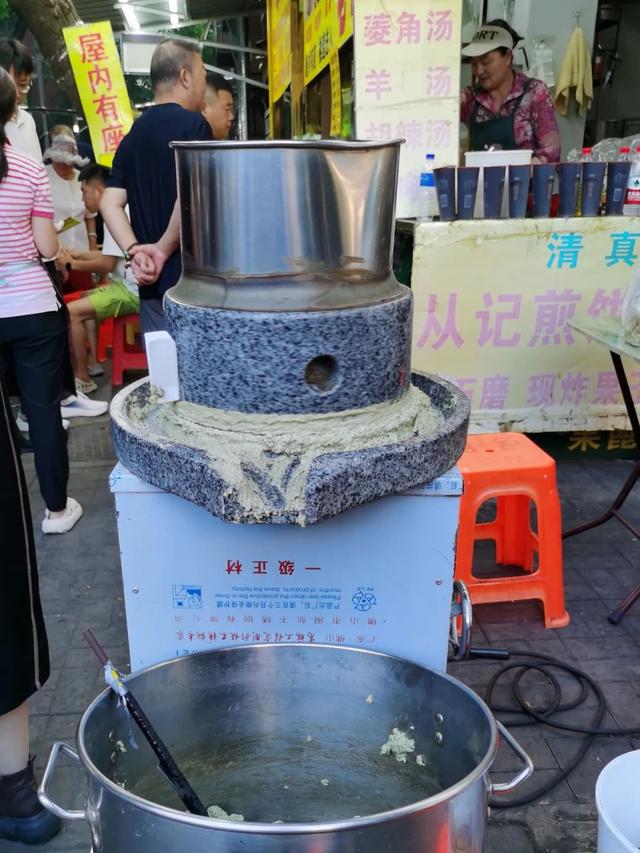 与众不同的天津，去津门故里泡相声茶馆，到狮子林桥看大爷跳水