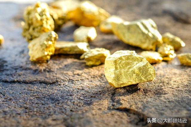 黄金暴涨背后，是时候上车还是小心为妙？涨到什么时候该跑路？