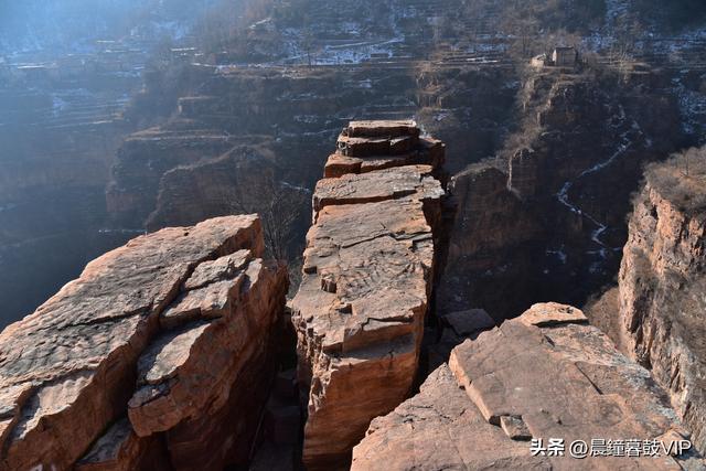 由太行屋脊俯瞰太行平湖