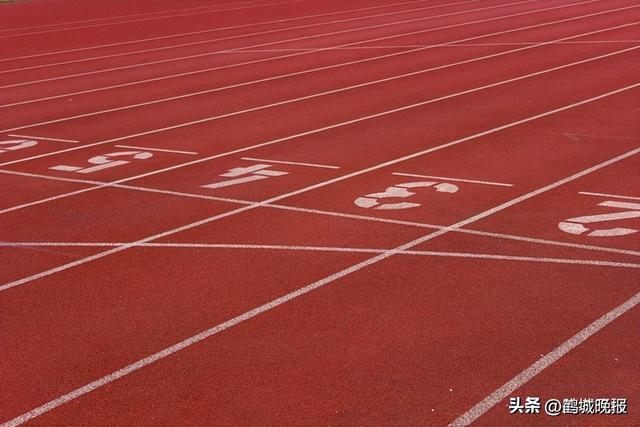 90% 跑者不知道，长期绕圈跑会让腿 “一长一短”，关节还会报废？