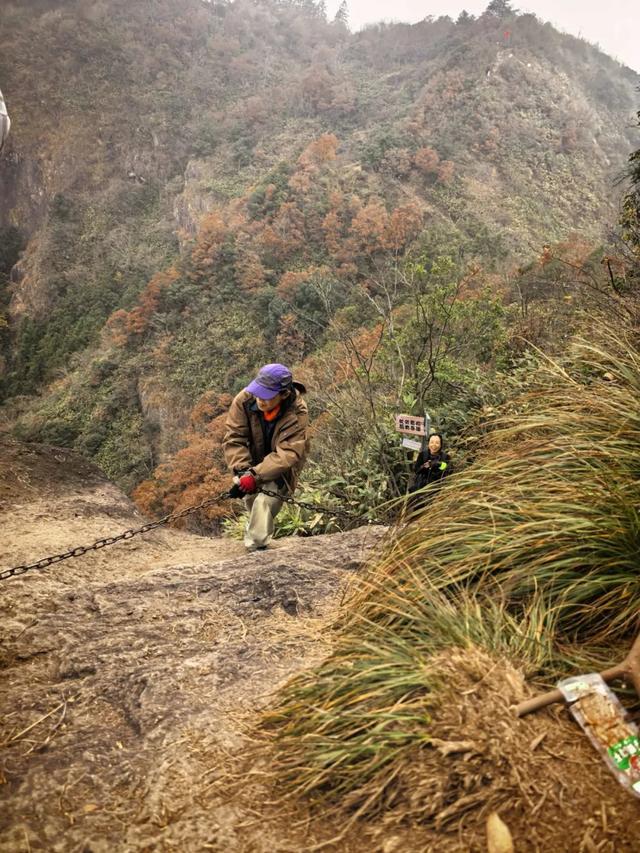 不逼自己一把，都不知道自己原来这么优秀——呼狗崖徒步