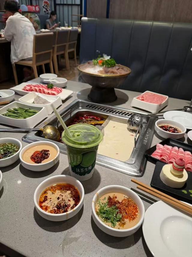 云南大理风景美如画，美食香飘四溢
