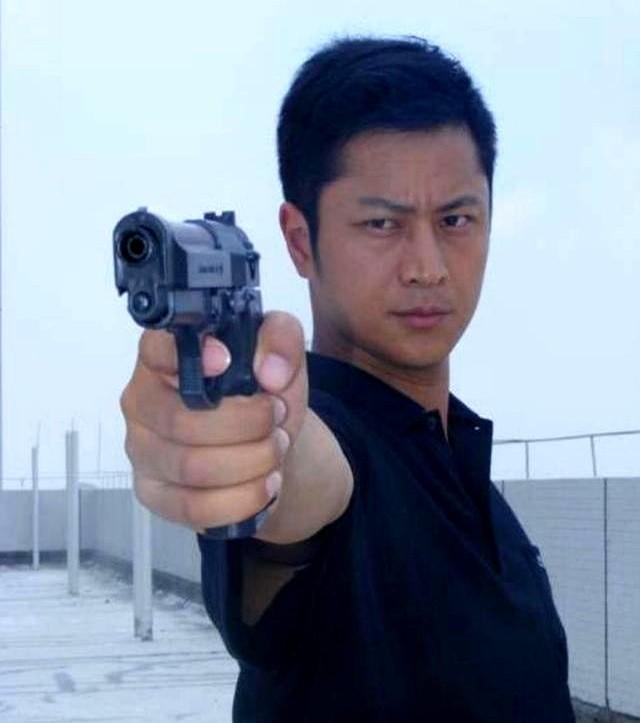 演了83部戏都没红，颜值不输靳东演技不输张译，如今47岁还在拍戏