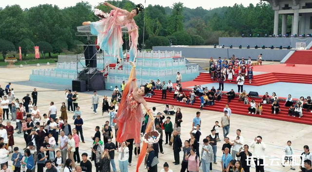 人人人人人……万名游客相聚炎帝故里“寻根+庆生”！
