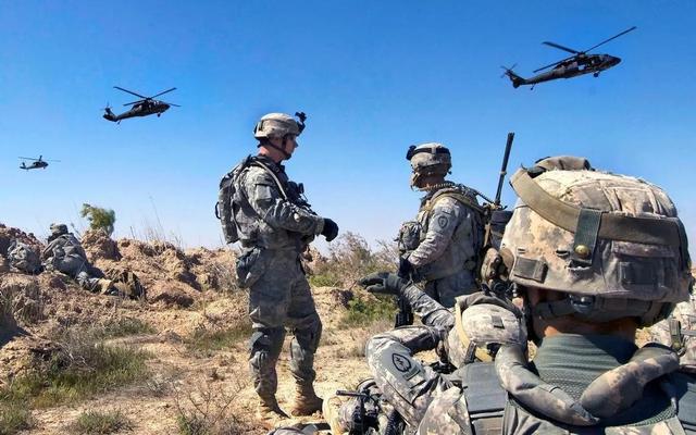 美军工资拖欠酿大祸,舰载机在海上连续坠毁,在中国家门口颜面扫地