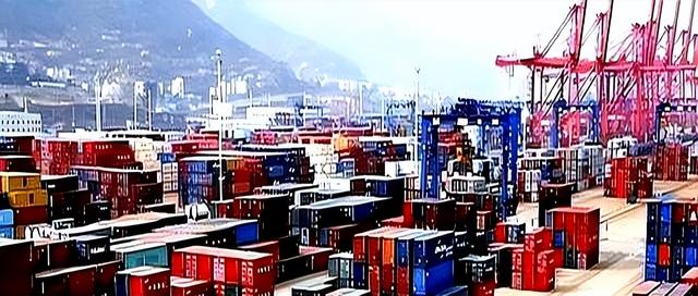 人还没到。特朗普的三份大礼就已经抵达北京，被中国给打怕了