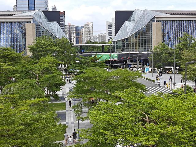 到深圳旅游必逛的公园,深圳莲花山公园究竟有多美?