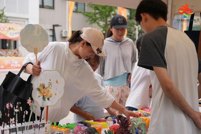 周末来这儿！看大戏、逛市集，沉浸式体验生旦净末丑的文化韵味——