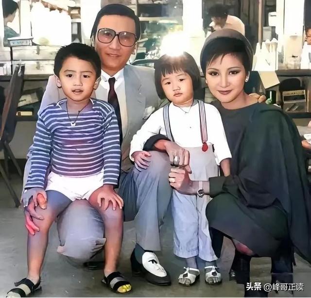 谢霆锋也没想到，张柏芝会因阅兵当天的一特殊举动，实现口碑暴增