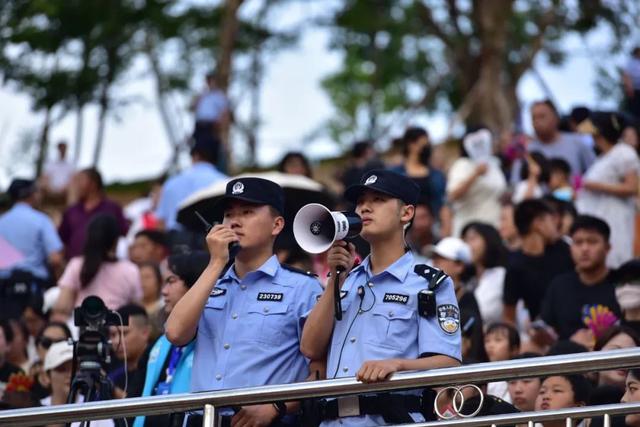 人民公安报刊发丨建水：“景中警·临安盾”护游客舒心畅游