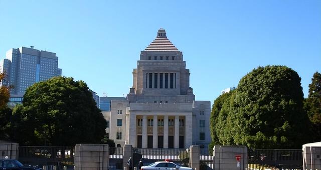 6国配合日本共同反华，中方停签合同掐住七寸	，高市：无法容许