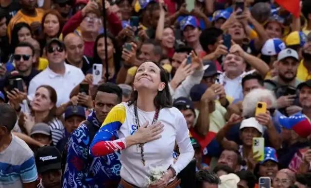 委政坛传奇:从议会女王到隐居斗士,马查多凭啥获诺贝尔和平奖?