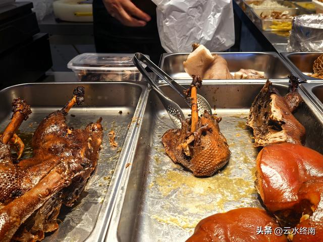 千里岷江第一镇，怎么这么冷寂？沉银宝藏、崖墓摇钱树，都白瞎了