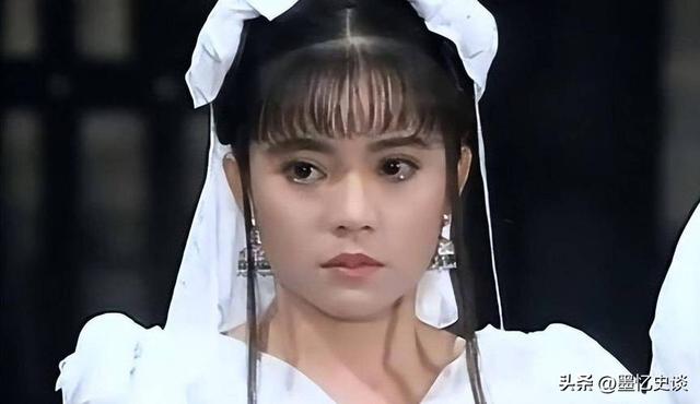 被畸形母爱毁掉的星二代：母乳12年，同床15年，荒唐的事还在后面