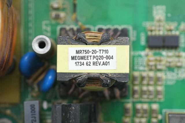 重达18斤的大块头，内部全是灰，麦格米特15kW充电模块拆解
