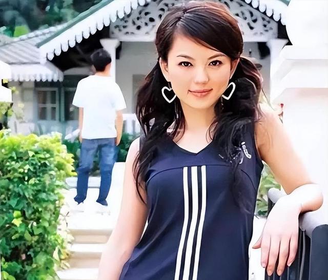 世上渣女千千万，最怕李湘这种，离婚4年，如今发现王岳伦是赢家