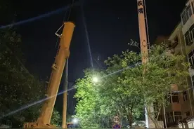 太原城管：太原市市政建管中心持续开展违规占道铁塔拆除工作图片