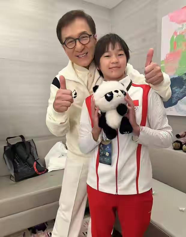 不愧是全红婵！全运会后干了两件大事，难怪成龙这样评价她