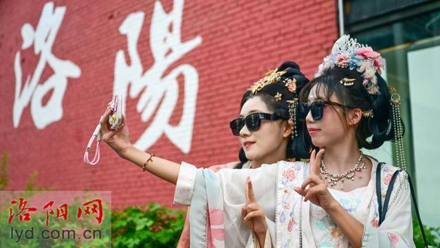 大唐华市：昔日老厂房 今成打卡地