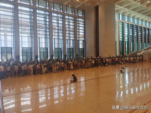 7月27日周末，北京国家博物馆发生的真实排队场景，大家看看吧