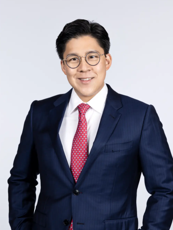 不装了！结婚10年后，章泽天彻底跟刘强东翻脸，郭晶晶当初没说错