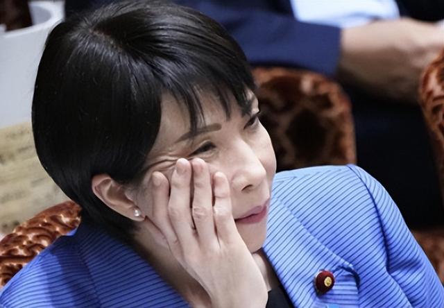 中美通完电话后	，高市早苗收到一个紧急命令，特朗普要亲自跟她谈