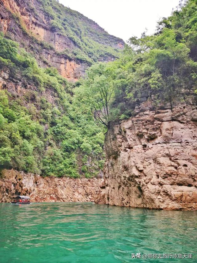 长江支流上的小三峡和小小三峡的峡谷风光