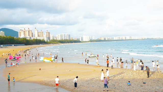 当北方寒风刺骨时，陵水正以25℃暖阳等你来过暖冬！