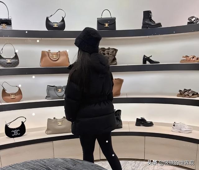李湘也没料到，频繁进出高端场所的女儿王诗龄，已成为她最大底气