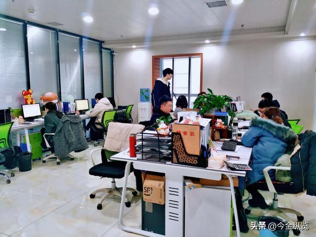 别再用“瞎忙”感动自己了！真正牛掰的中层，都靠“偷懒”出业绩