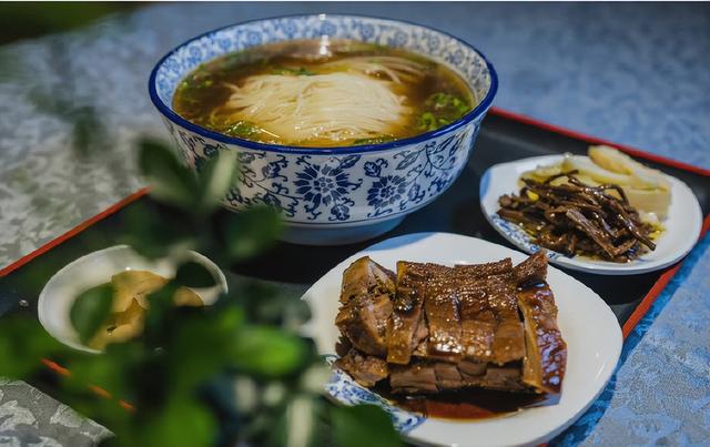 枫叶不输北国，园林比故宫浪漫！这座城市私藏了江南的所有秋天