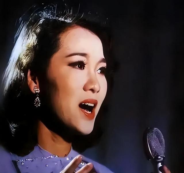 原来早已不是中国籍，被老外“玩腻”后回国，郑绪岚现状令人唏嘘