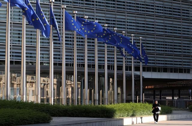 在中方入群前，特朗普又邀4国加盟？全球民调：美方让中国伟大