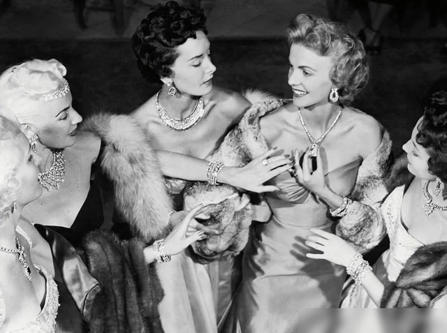 “钻石之王”HarryWinston高珠为什么厉害？看完北京大展你就知道