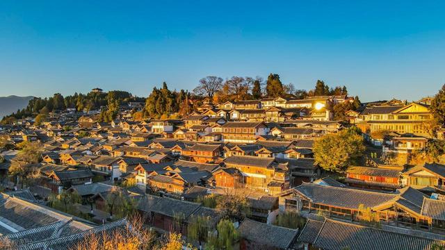 大量韩国游客涌入丽江，打着旅游幌子不去旅游不吃美食，为啥来？