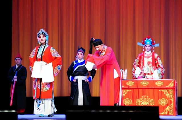 假期去哪儿玩？重庆这里有16场好戏，天天上演！