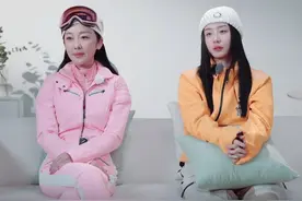 欧阳娜娜王珞丹首次携妈妈上节目，4个妈差距大，职业决定了圈层图片