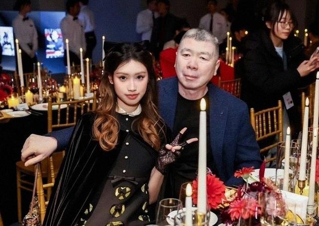 徐帆回击离婚5个月，冯小刚现状浮现，心里早已看穿一切