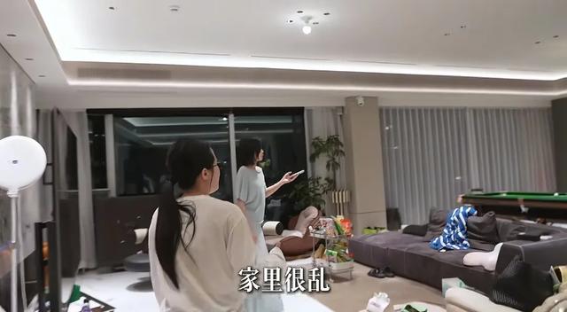 千万女网红晒310平豪宅，冰箱40万马桶10万，创业十多年也才30岁