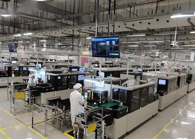 荷兰光刻机巨头：中国人太聪明了，对中国封锁西方企业先活不下去